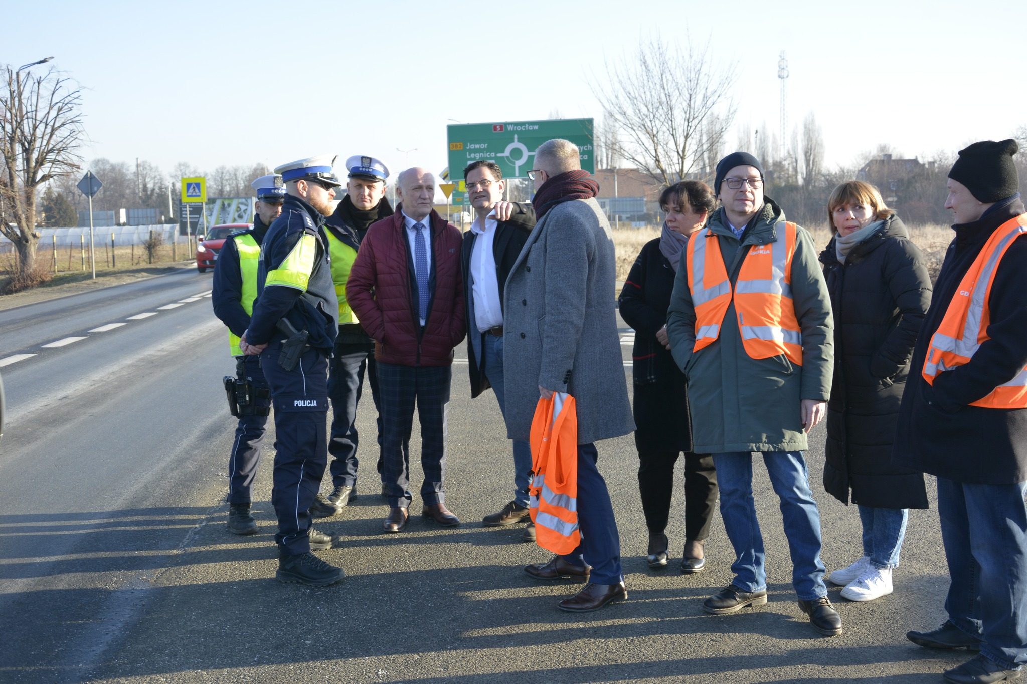 Po tragedii w Strzegomiu wciąż brak decyzji o sygnalizacji. Będzie nowe oświetlenie i wydłużona strefa zabudowana 